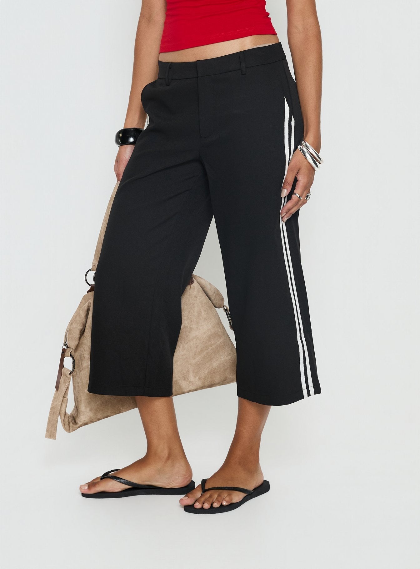 Women's Genesis Capri Pants Noir | Long capri pants with stripe side detail 1