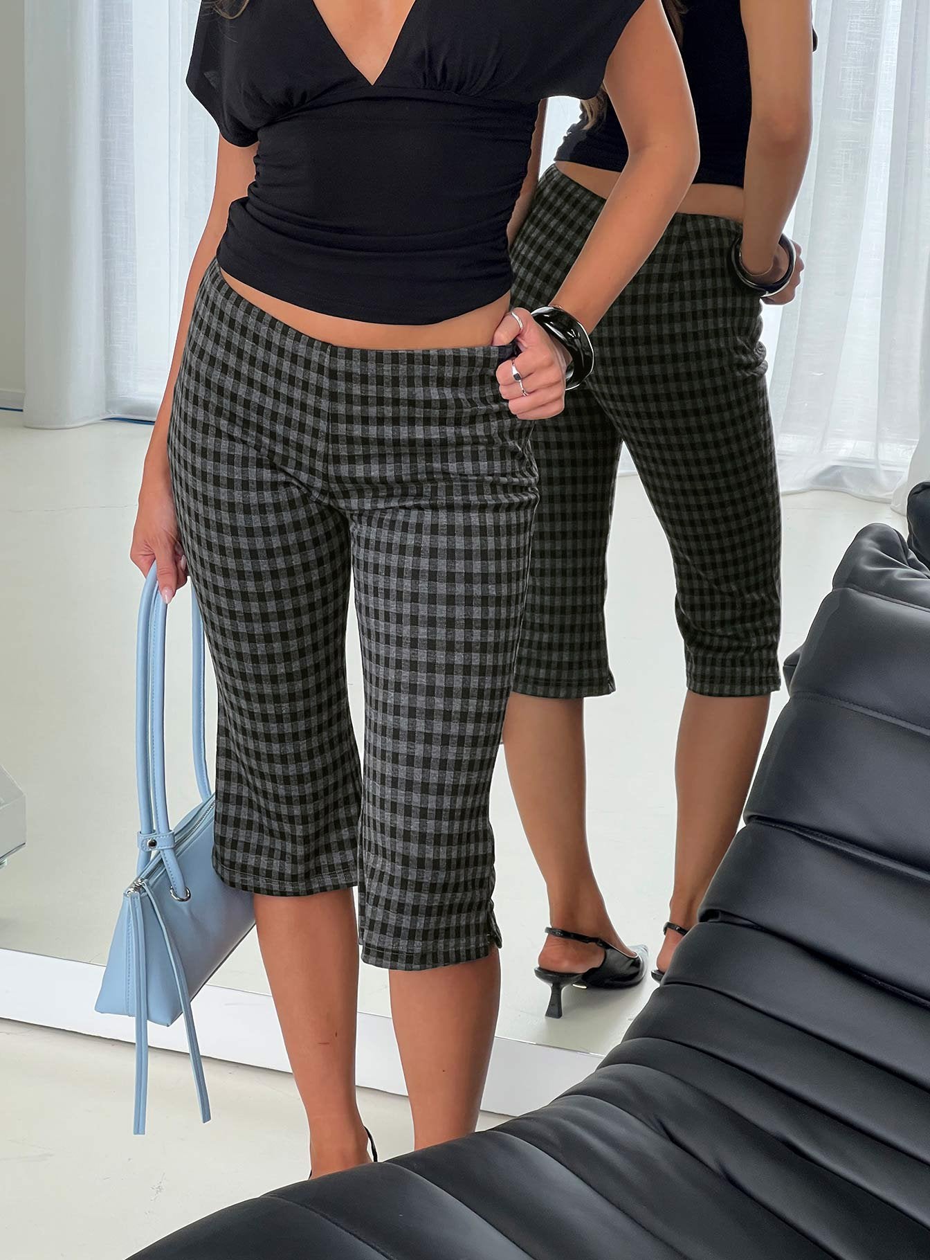 Women's Lights Are Off Capri Pants Multi | Capri pants in multi-print 0